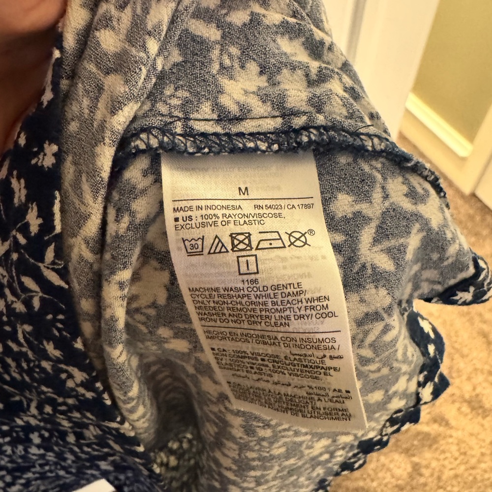 NWOT Blue/White Old Navy Floral Dress - Picture 11 of 14